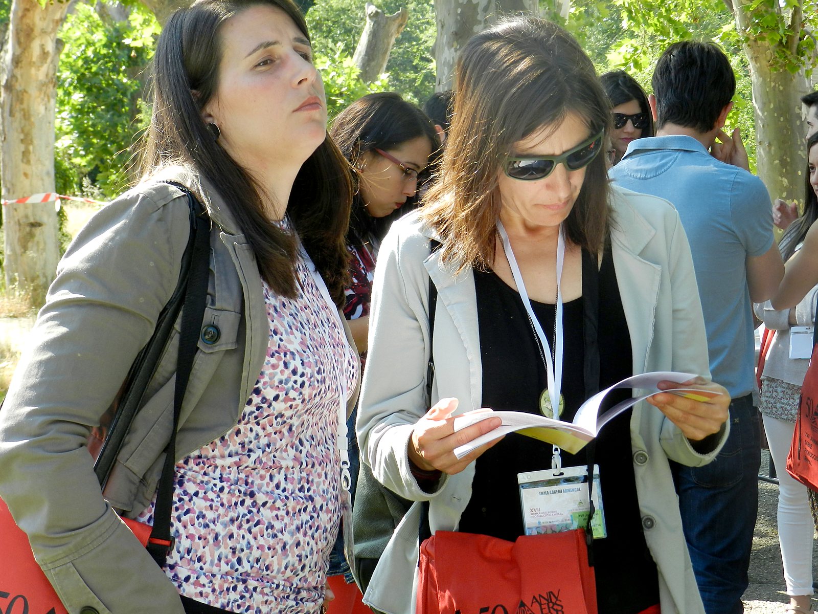 Jornadas AIDA 2017. Pausa café en los jardines del campus